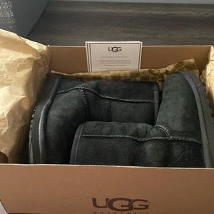 Ugg classic short black